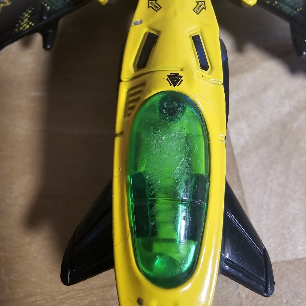 MatchBox Stealth Launch SB92 2010 Mattel Yellow & Camo - Picture 6 of 10